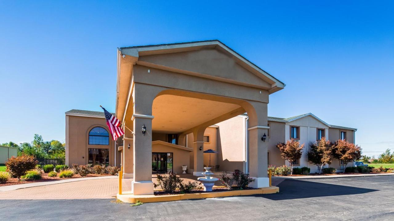 Hotel Lincoln Inn On Route 66 And Near I-55 Exterior photo